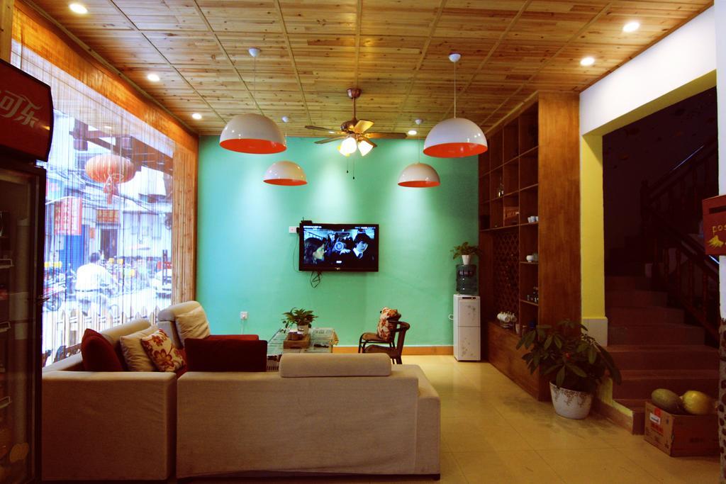 Lan Shan Chu Youth Hostel Yangshuo Bagian luar foto
