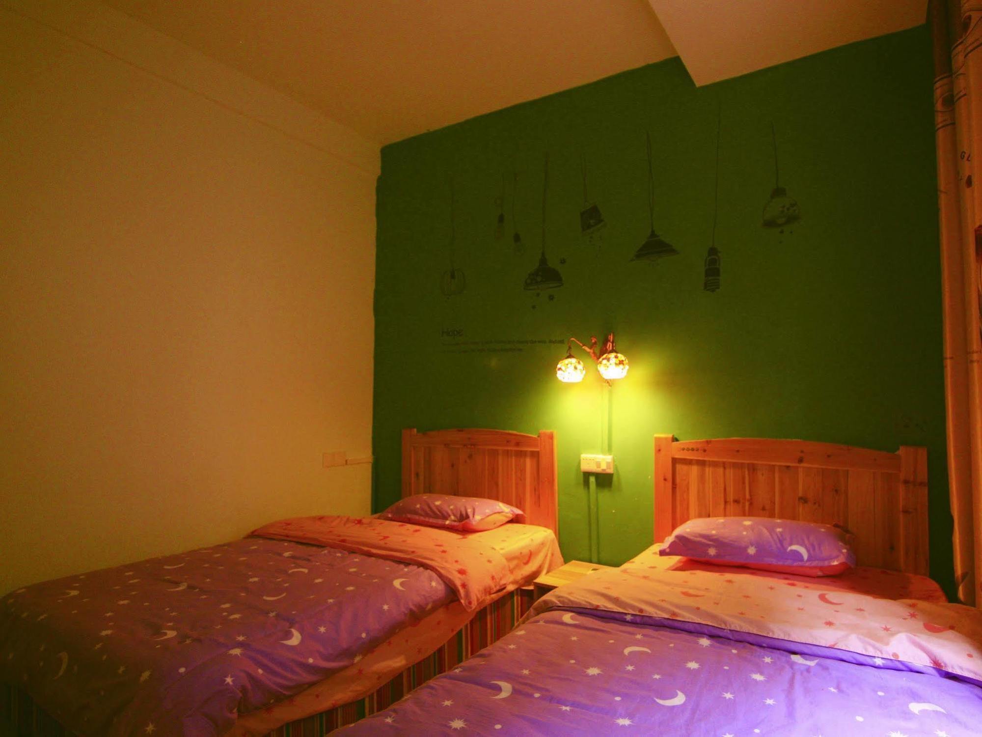 Lan Shan Chu Youth Hostel Yangshuo Bagian luar foto